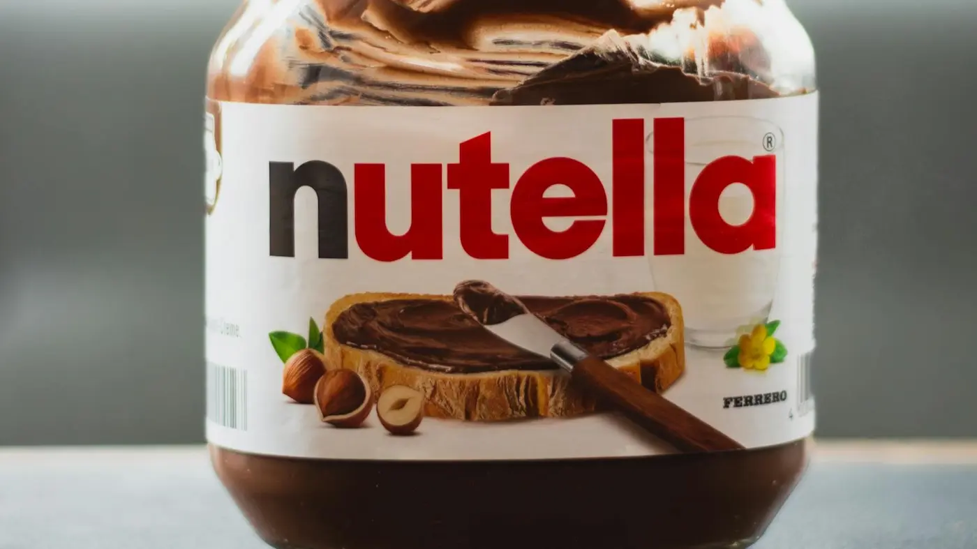 gros plan sur l'etiquette d'un pot de nutella